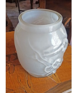 Vaso in opaline bianco