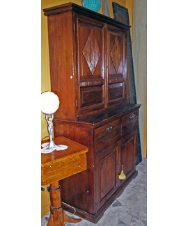 Credenza con pannelli a biscotto